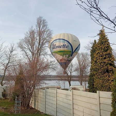 Dom Z Ogrodem Villa Laka  Екстериор снимка
